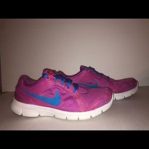 NIKE Tennis Shoes Women’s Sz 9